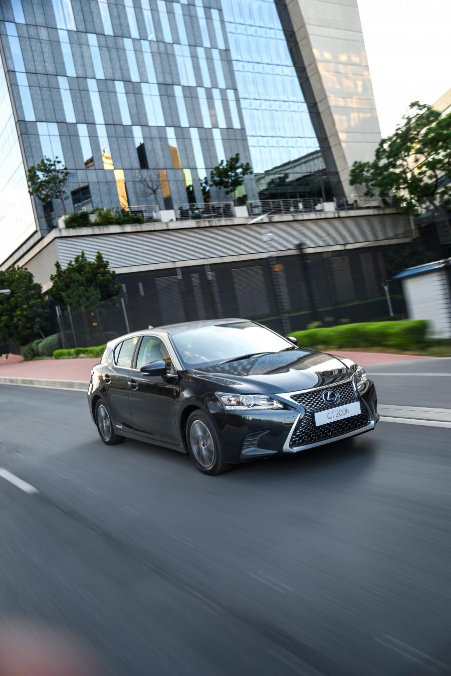  Lexus CT200h 2018 года  (ZA) (фото 9 из 40)
